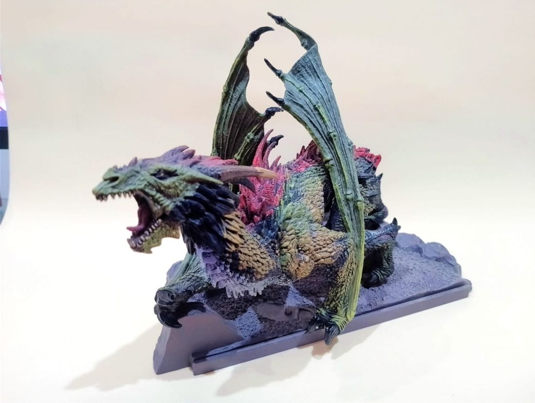 Dragon McFarlane Toys Figura